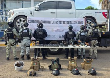 El Grupo Interinstitucional asegura armamento, equipo táctico y un vehículo blindado con sistema para arrojar ponchallantas