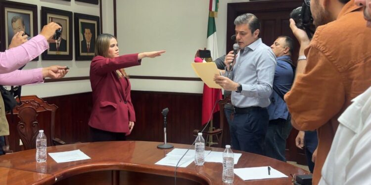 Juan de Dios Gámez Mendívil se separa del cargo de manera temporal; Cabildo nombra alcaldesa interina a Ana Miriam Ramos