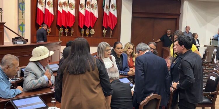Congreso da luz verde a licencia de Rocha; perfilan a Yeraldine Bonilla para asumir el Ejecutivo