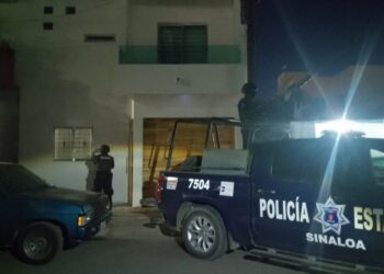 Aseguran armas largas, cargadores, cartuchos y equipo táctico en un inmueble de Culiacán