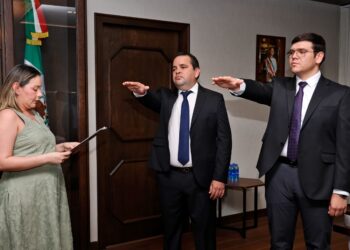 Gobernadora Yeraldine Bonilla toma protesta a nuevos funcionarios en la SGG y el Despacho