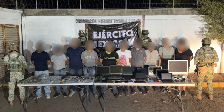 Grupo Interinstitucional detiene a 10 civiles con armamento; les aseguran un arma de fuego, presunta droga, dinero en efectivo y diversos objetos