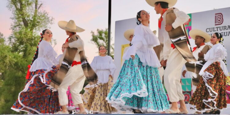 Badiraguato vive una tarde llena de arte y cultura con el Festival Internacional Universitario de la Cultura 2026