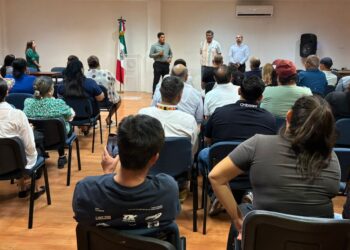 Fiscalía de Sinaloa brinda atención y orientación a comerciantes afectados por incendio en Plaza Fiesta Las Palmas