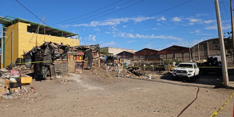 Pareja es asesinada a balazos en zona de invasiones de Culiacán