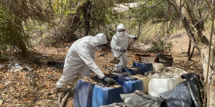 Ejército Mexicano aseguró 5 áreas de concentración de material diverso para la elaboración de droga sintética en Culiacán y Cósala
