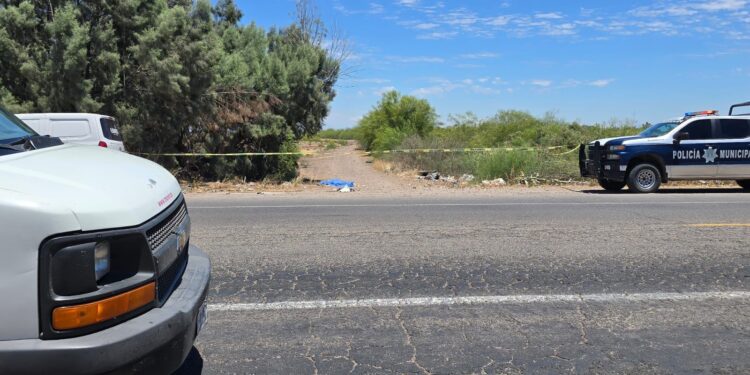 Encuentran cuerpo torturado y envuelto en bolsas negras en la carretera Culiacán-Eldorado