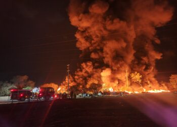 Incendio consume planta recicladora de plásticos en Culiacán; pérdidas millonarias y daños ecológicos
