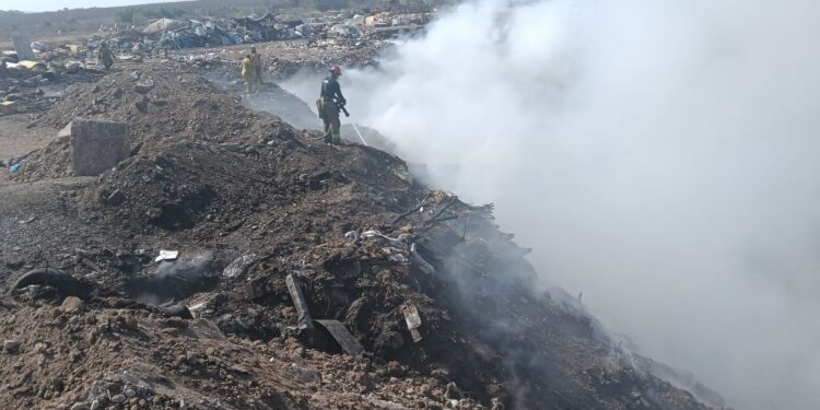 Controlado al 80% incendio en basurón del Piggyback en Culiacán