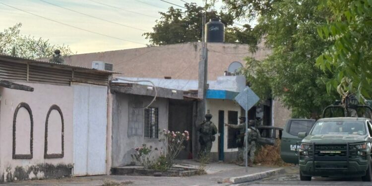 Ataque armado y quema de vehículos provoca considerables daños materiales en la colonia Libertad