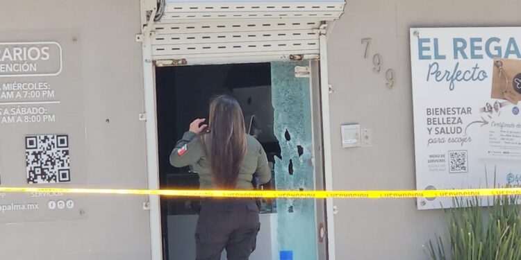 Ataque a balazos a clínica de belleza en Culiacán deja daños materiales pero no heridos