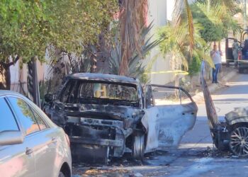 Ataque armado y quema de vehículos en la colonia Cuauhtémoc deja cuantiosos daños materiales