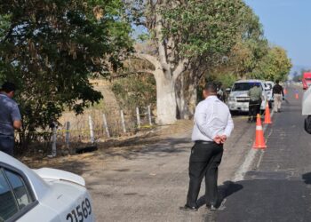 Localizan a un hombre asesinado con mensaje en Aguaruto, Culiacán