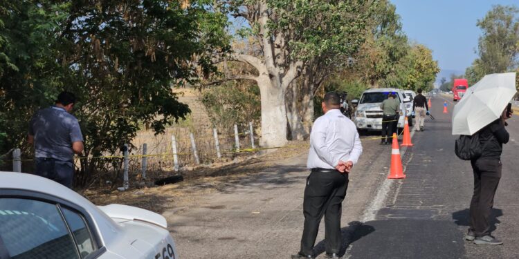 Localizan a un hombre asesinado con mensaje en Aguaruto, Culiacán