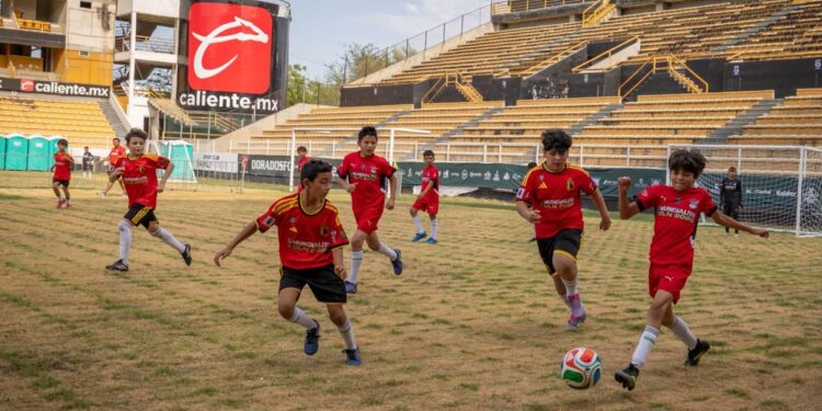 Tiene Paraguay-FC Lombardo buen inicio en el Mundialito Culiacán 2026