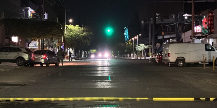 Atentado a balazos deja dos personas muertas cerca del estadio de Tomateros en Culiacán
