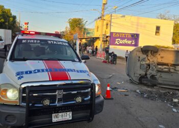 Un joven resulta lesionado tras choque y volcadura en la colonia Estela Ortiz de Toledo
