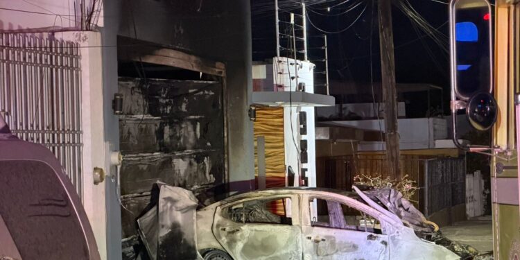 Tres personas se salvaron de milagro durante un incendio Tres personas se salvan de milagro tras incendio provocado en Emiliano Zapata