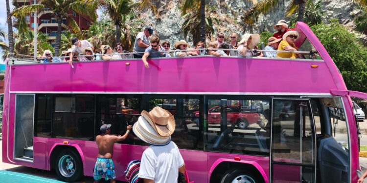 Recibe Mazatlán este lunes a más de 3,700 visitantes de crucero