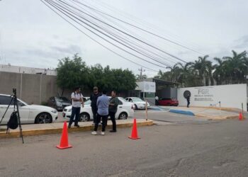 Fuerte expectativa en la FGR Culiacán por presunta comparecencia de Rocha Moya e Inzunza