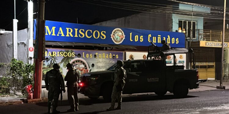 Incendian negocio de mariscos en la colonia Las Vegas de Culiacán