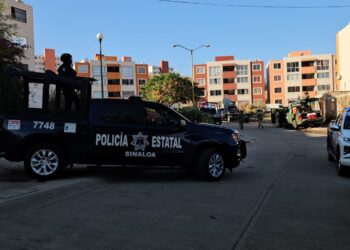 Intoxicados 5 miembros de una familia en un incendio de un departamento