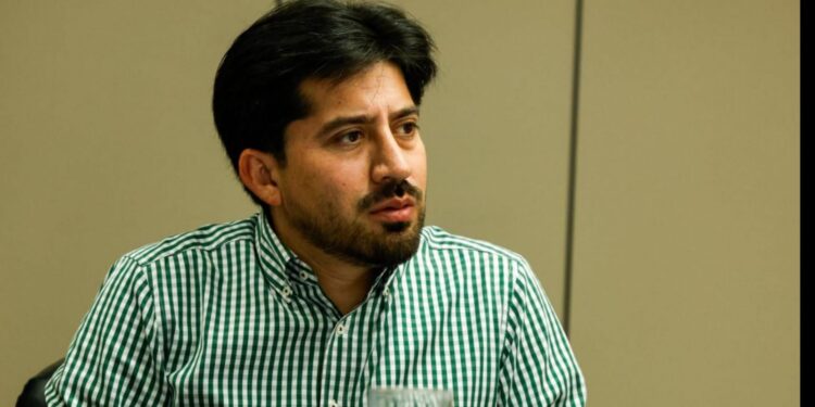 Solicita Omar López Campos licencia temporal en SEBIDES, sin goce de sueldo