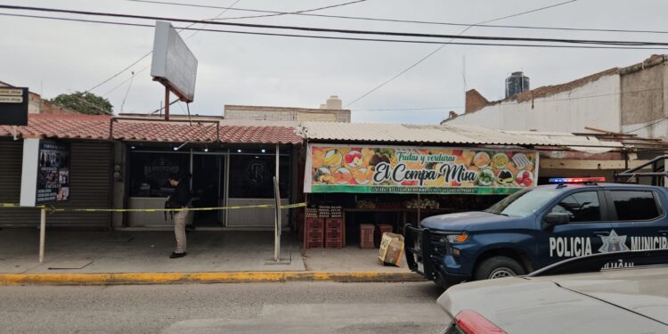 Balacera en barbería de Costa Rica deja rastros de sangre y al menos un herido