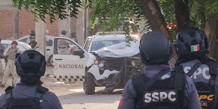 Enfrentamiento entre civiles armados y Guardia Nacional deja detenidos y agentes lesionados en Los Ángeles y Albaterra