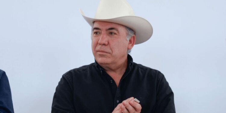 ‘Soy abogado de mí mismo’: Senador Enrique Inzunza niega estar en contacto con EU