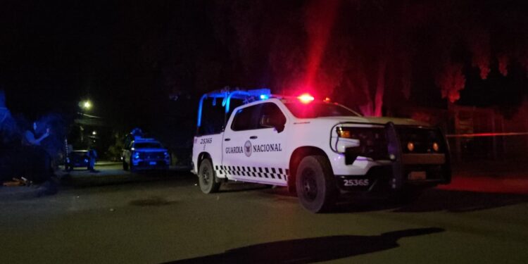 Un enfrentamiento entre autoridades federales y delincuentes deja vehículos calcinados al norte de Culiacán