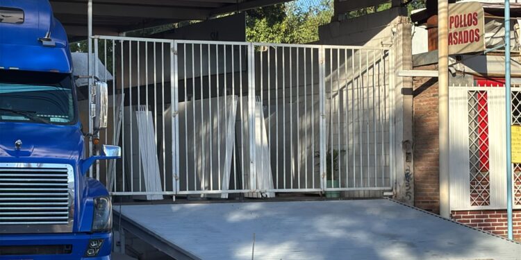 Juan Daniel, de 31 años, pierde la vida al ser aplastado por losetas de mármol en negocio de Culiacán