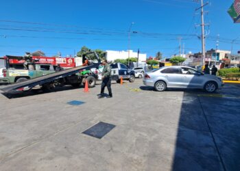 Comando armado priva de la libertad a un joven en gasolinera de la colonia Lázaro Cárdenas
