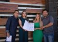 Entregan títulos de propiedad a familias del fraccionamiento Valle de Encino