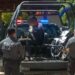 Tras una persecución derivada de un punto de control provisional preventivo al sur de Culiacán, detienen a un civil con un arma abastecida, presunta droga y una motocicleta