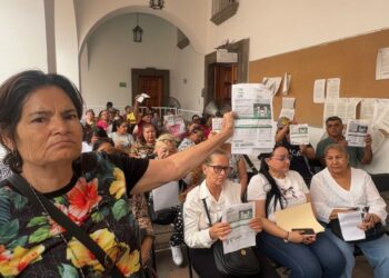 “Llueven” las quejas en el primer día de atención en Mesa Receptora de CFE en el Ayuntamiento de Culiacán
