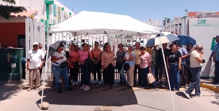 CFE denuncia a líder de Justicia Social tras protesta en oficinas de Guasave