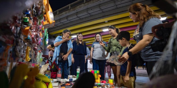 Gobernadora Yeraldine Bonilla y Ana Miriam Ramos escuchan propuestas para mejorar el Parque Acuático