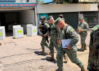 El general Trevilla Trejo recorrió las calles de Barrancos en Culiacán ¿lo viste?; su visita refrenda su compromiso a favor de la seguridad: Alcaldesa