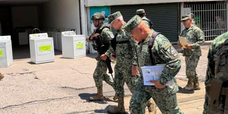 El general Trevilla Trejo recorrió las calles de Barrancos en Culiacán ¿lo viste?; su visita refrenda su compromiso a favor de la seguridad: Alcaldesa