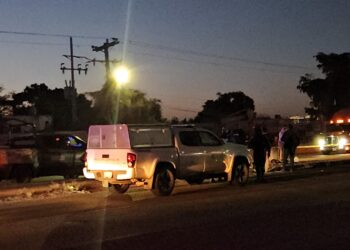 Encuentran a joven decapitado con mensaje en cartulina en el Campo El 10