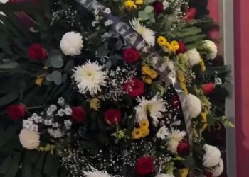 Dejan mensaje de intimidación a diputada del PRI; abandonan corona fúnebre frente a su vivienda en Culiacán