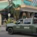 Asesinan a balazos a un hombre en estacionamiento de plaza comercial de La Conquista