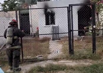 Incendian vivienda abandonada en Los Huertos; hallan un caimán vivo en el patio