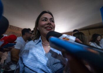 “Seguimos trabajando con la Comisión Federal de Electricidad para apoyar a las familias sinaloenses”, afirma Gobernadora Yeraldine Bonilla