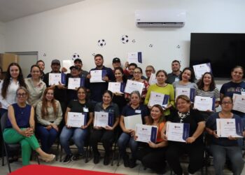 Se gradúa la primera generación del Taller Comunitario para Padres, Madres y Cuidadores DECIDE