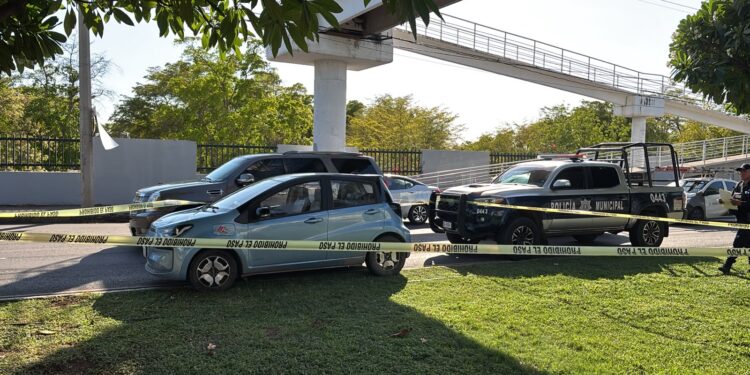 Privan de la libertad a un hombre frente al Tecnológico de Culiacán; abandonan vehículo en la Álvaro Obregón