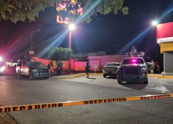 Asesinan a un hombre dentro de una camioneta en el fraccionamiento Hacienda La Mora
