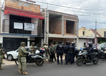 Grave joven tras ser atacado a balazos frente a una vivienda en renta en la colonia Francisco Villa