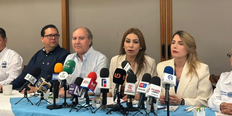 Estrada Ferreiro entra al radar del PAN para 2027; dirigencia no le cierra la puerta
